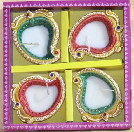 Traditional Paisley Diyas Set